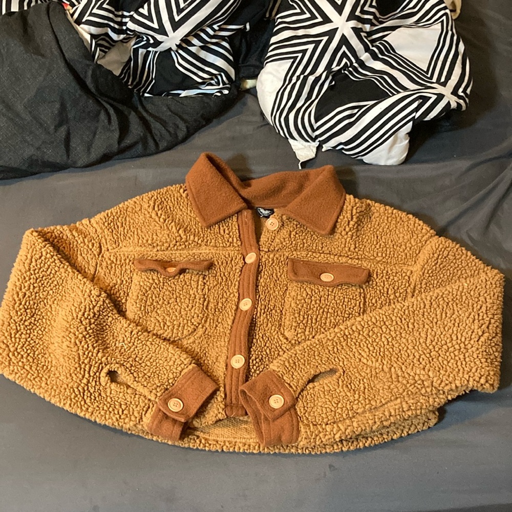 Size medium cropped sweater wore once